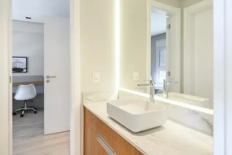 Apartamento à Venda em Esteio com 3 Quartos e 3 banheiros, 134 m²