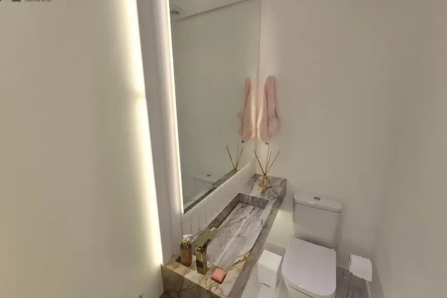 Apartamento à Venda em Esteio com 3 Quartos e 5 banheiros, 241 m²