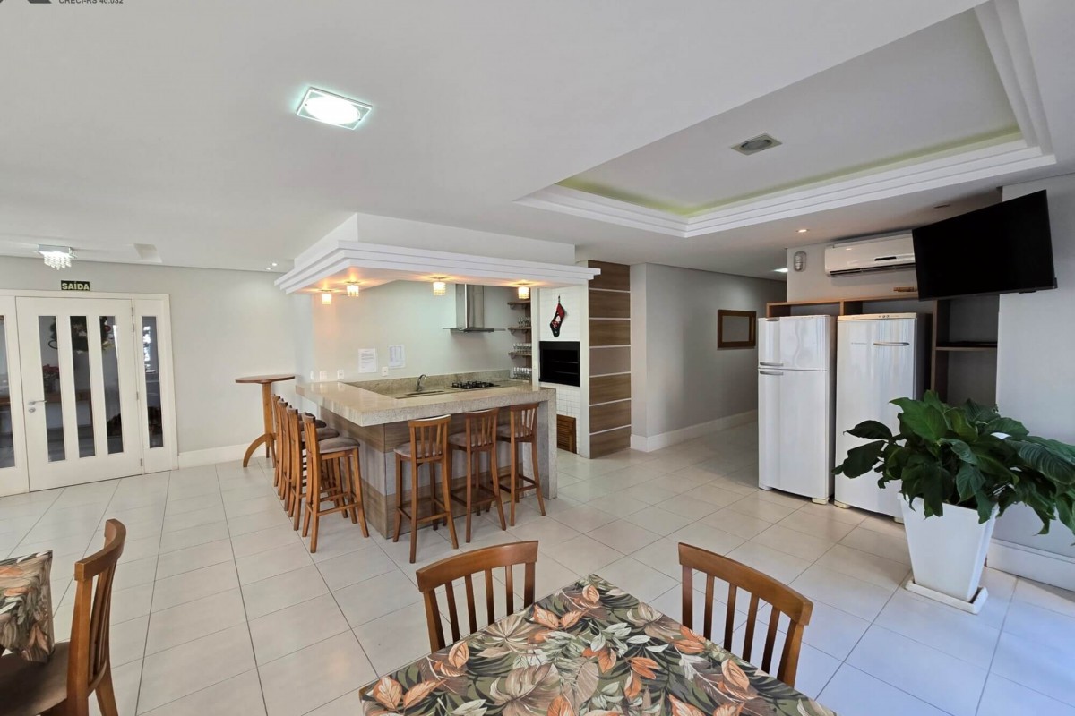 Cobertura à Venda em Esteio com 2 Quartos e 3 banheiros, 172 m²