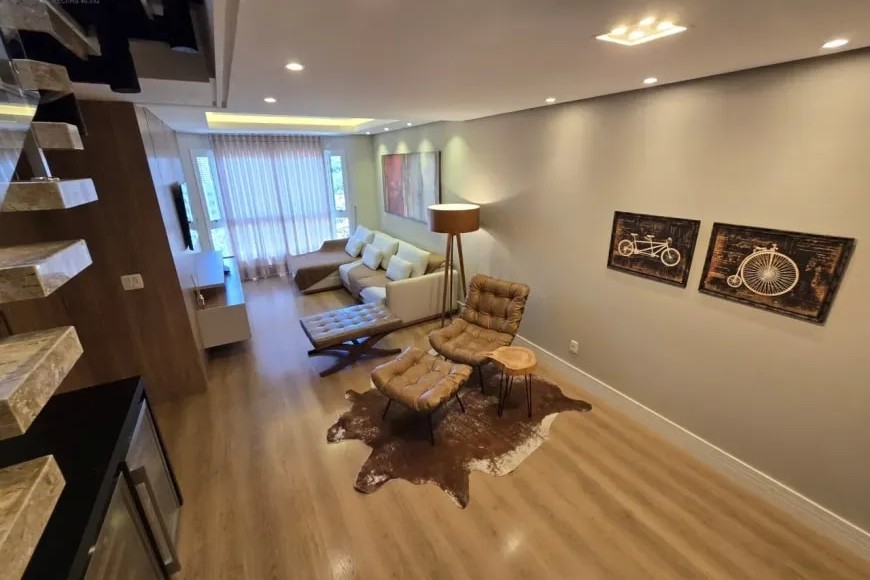 Cobertura à Venda em Esteio com 2 Quartos e 3 banheiros, 172 m²