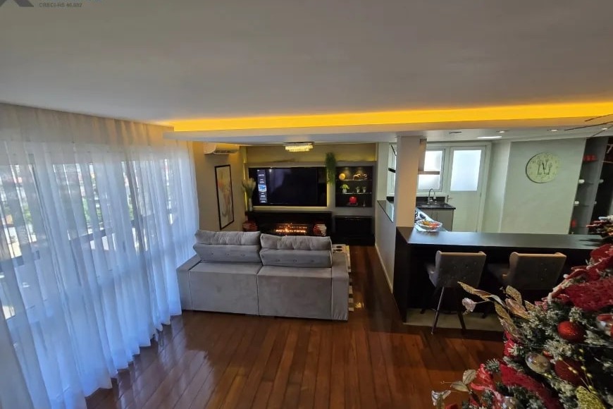 Cobertura à Venda em Esteio com 3 Quartos e 3 banheiros, 236 m²