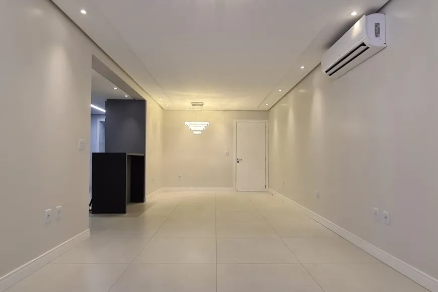 Apartamento à Venda em Esteio com 3 Quartos e 2 banheiros, 118 m²