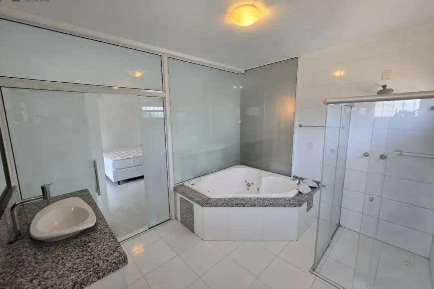 Casa Alto Padrão à Venda em Esteio com 3 Quartos e 4 banheiros à Venda, 338 m²