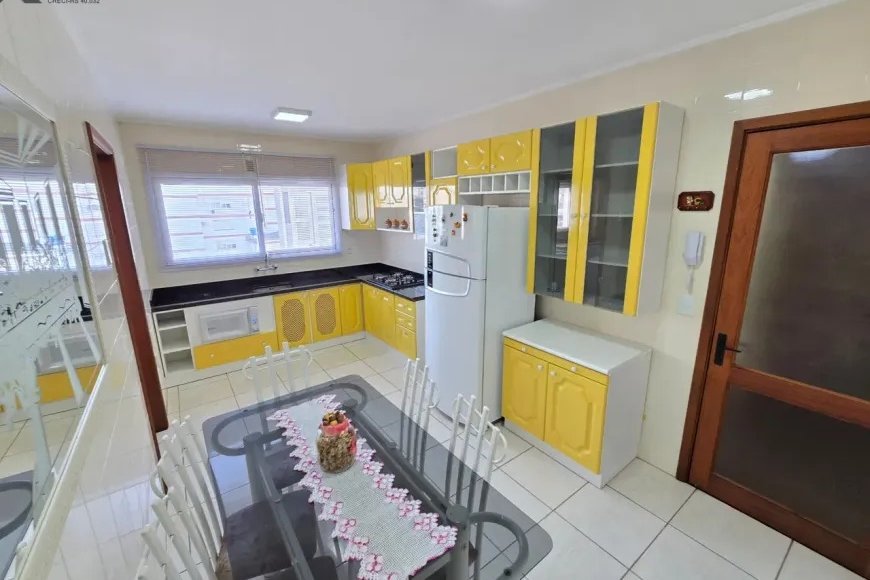 Apartamento no Centro de Esteio à Venda com 3 Quartos, 140m²