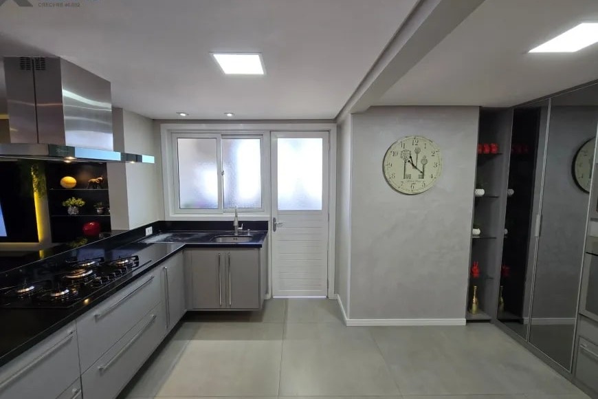 Cobertura à Venda em Esteio com 3 Quartos e 3 banheiros, 236 m²