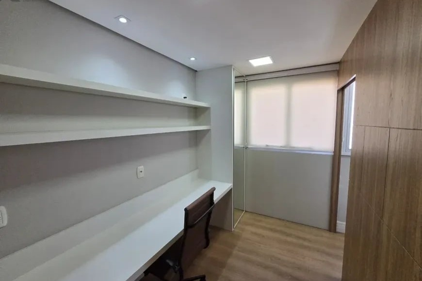 Cobertura à Venda em Esteio com 2 Quartos e 3 banheiros, 172 m²