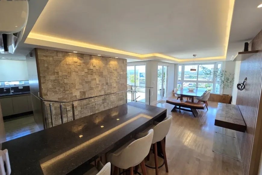 Cobertura à Venda em Esteio com 2 Quartos e 3 banheiros, 172 m²