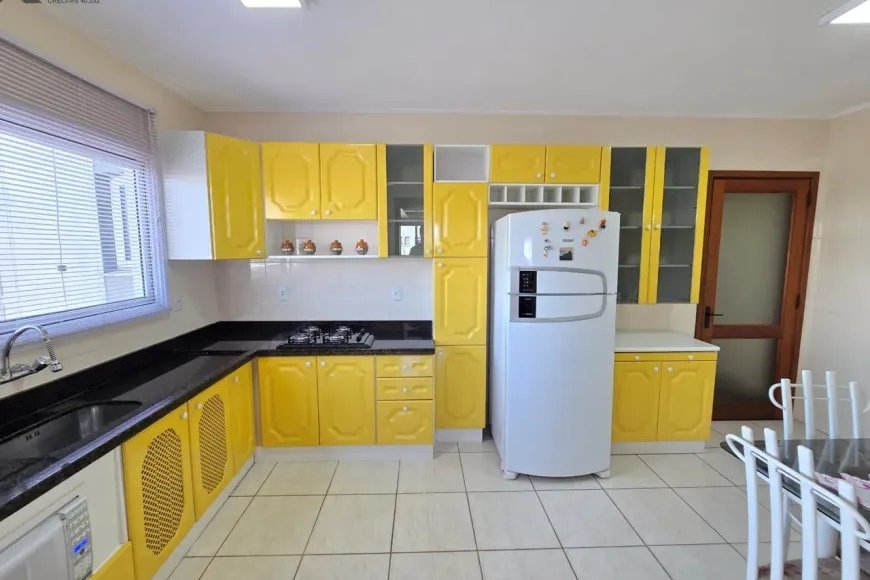 Apartamento no Centro de Esteio à Venda com 3 Quartos, 140m²