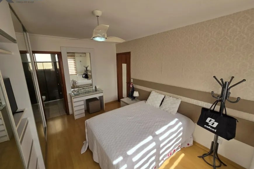 Apartamento à Venda em Esteio com 3 Quartos e 2 banheiros, 109 m²
