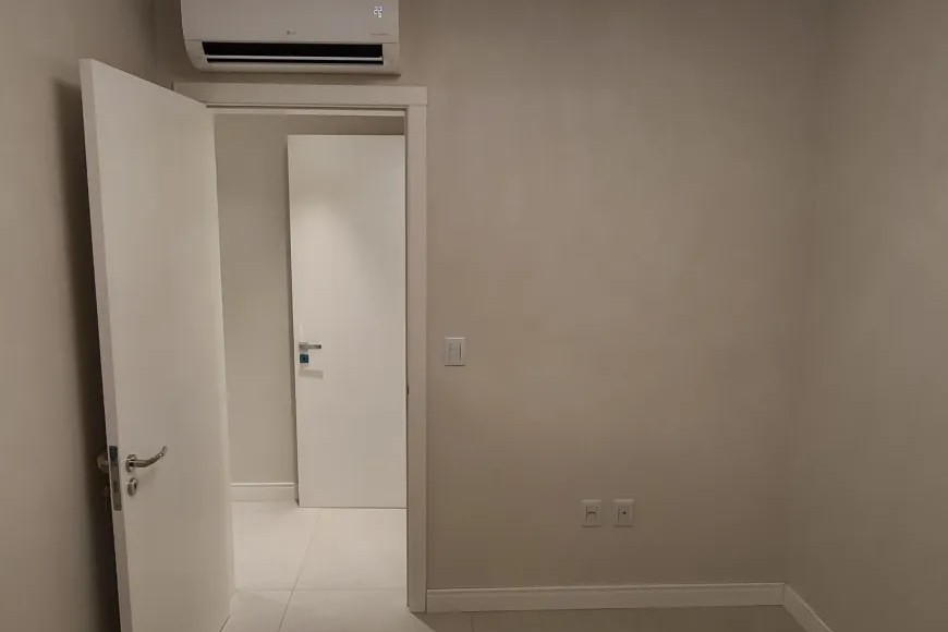 Apartamento à Venda em Esteio com 3 Quartos e 2 banheiros, 118 m²