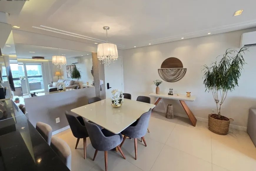 Apartamento à Venda em Esteio com 3 Quartos e 2 banheiros, 126 m²