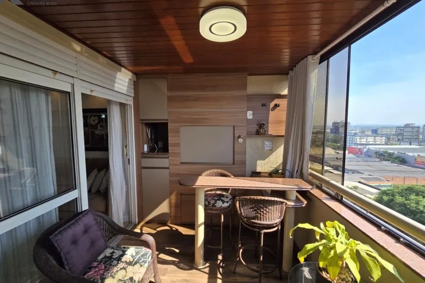 Apartamento à Venda em Esteio com 3 Quartos e 2 banheiros, 109 m²