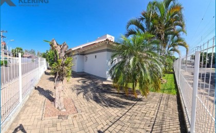 Casa à Venda em Esteio com 3 Quartos e 3 banheiros, 260 m²