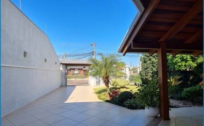Sobrado à Venda em Esteio com 3 Quartos e 3 banheiros, 369 m²